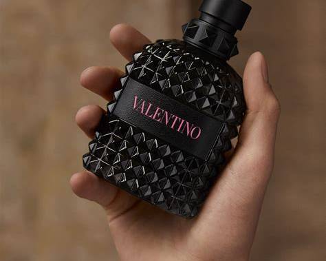 Valentino Uomo Born in Roma Extradose Eau de Parfum Spray for Men 3.4 oz / 100 ml